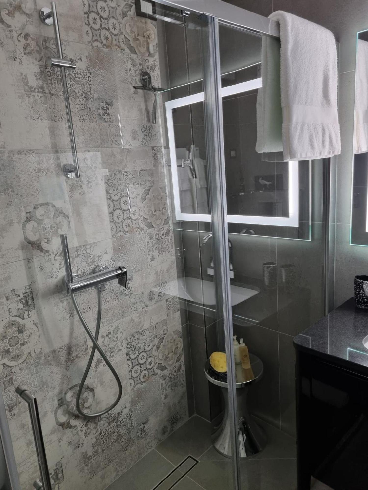 Palms Luxury Suites ซานเรโม ภายนอก รูปภาพ